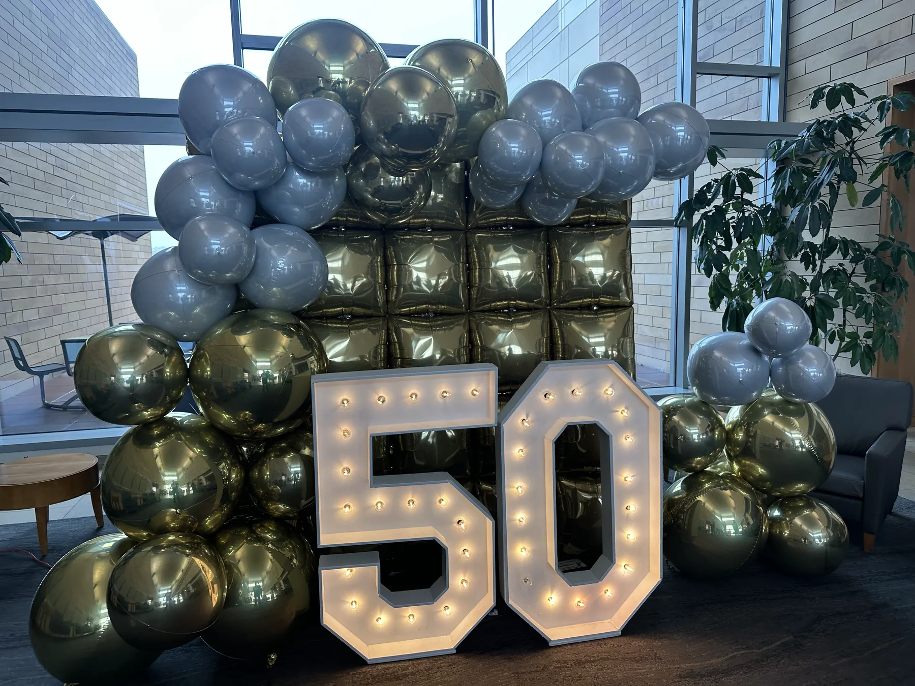 Latex-free balloon backdrop installation